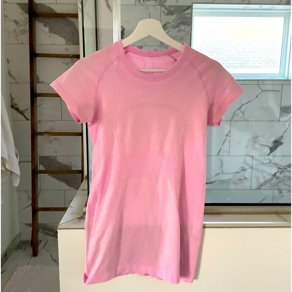 LULULEMON Swiftly Tech T-Shirt Size 6 Pink